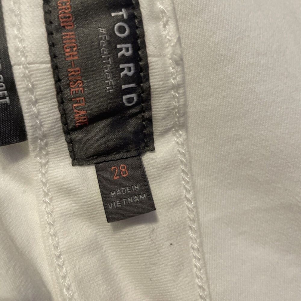 Torrid Crop High Rise Waist Flare Jeans Size 28 Womens White Denim Super Soft - Picture 7 of 8